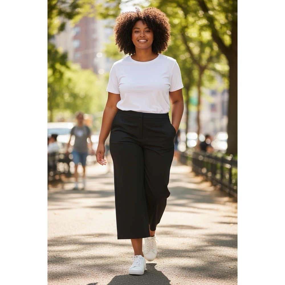 Eloquii Women's Black Wide Leg Cropped Pants Size 22S NWT Pockets
